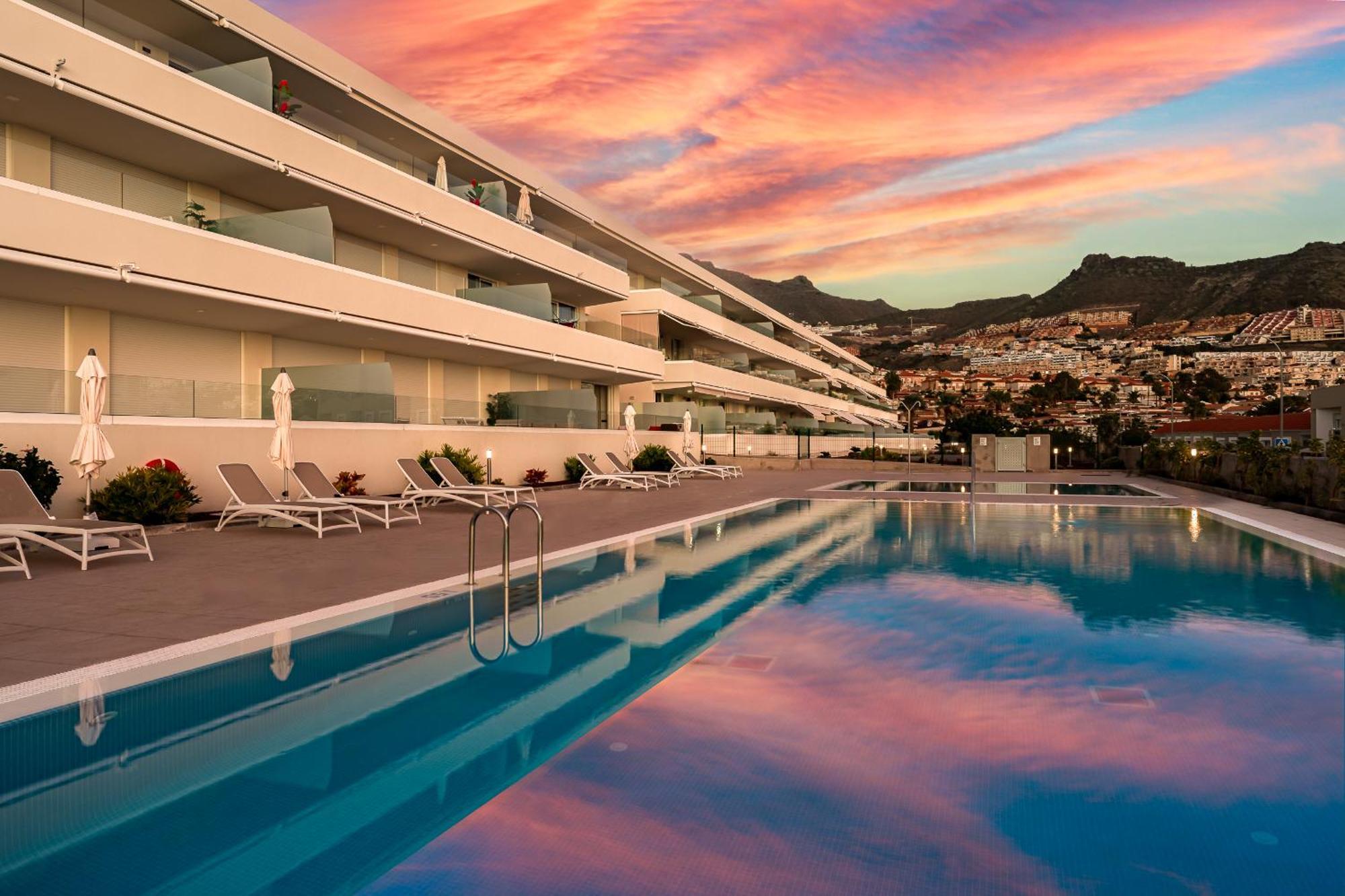 Modern New Terrazas De Costa Adeje. Heated Pool, Big Terrace And Private Parking *