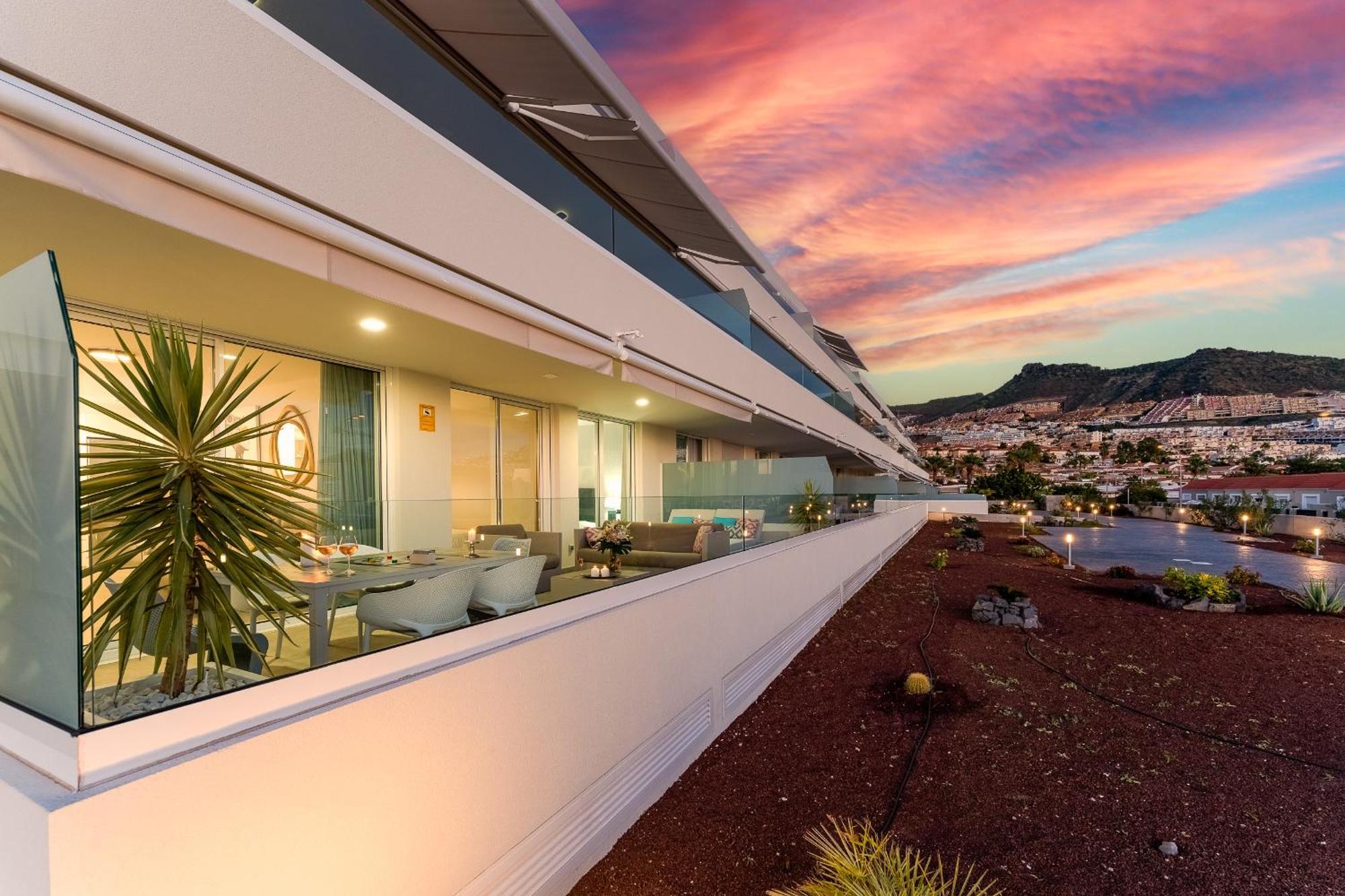 Modern New Terrazas De Costa Adeje. Heated Pool, Big Terrace And Private Parking Apartamento Costa Adeje (Tenerife)